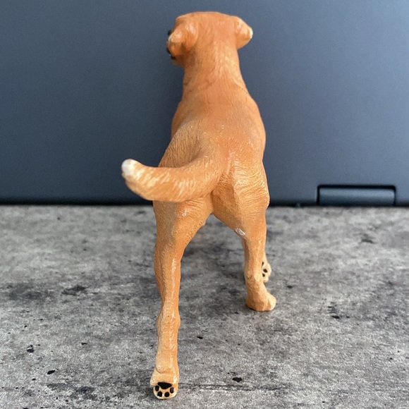 Breyer Dog Companion Animal Yellow Labrador Retriever - Picture 4 of 14